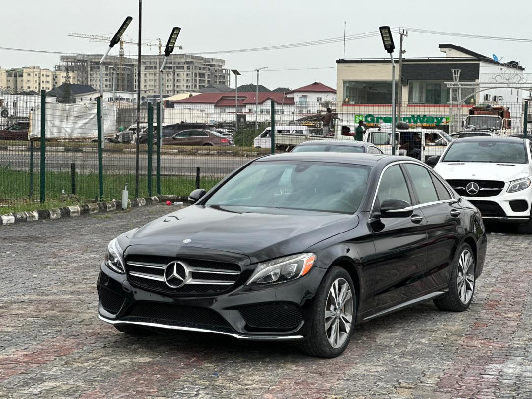 Foreign used : 2015 Mercedes Benz  C300 Full option