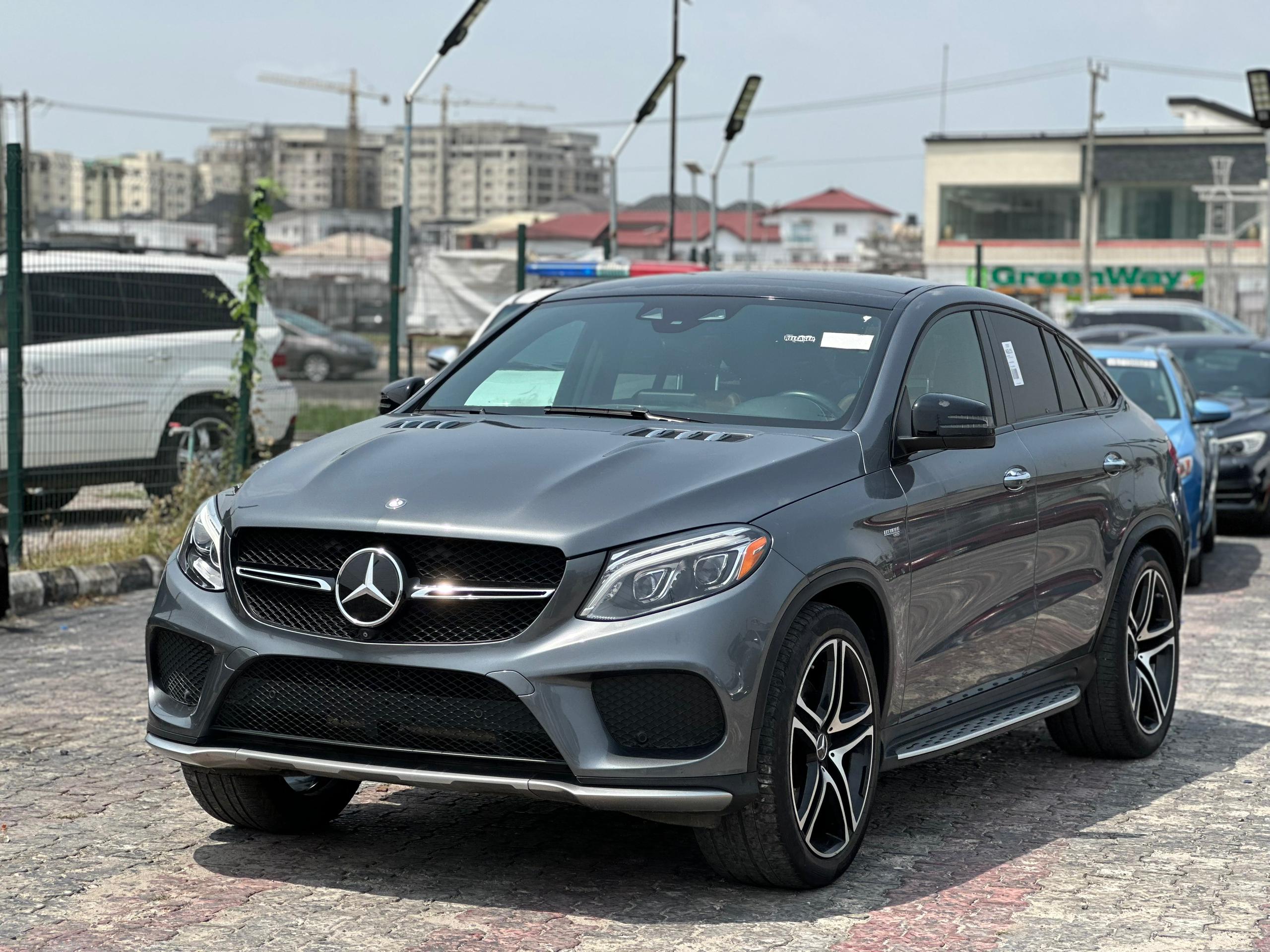 Foreign used : 2017 Mercedes Benz GLE43 